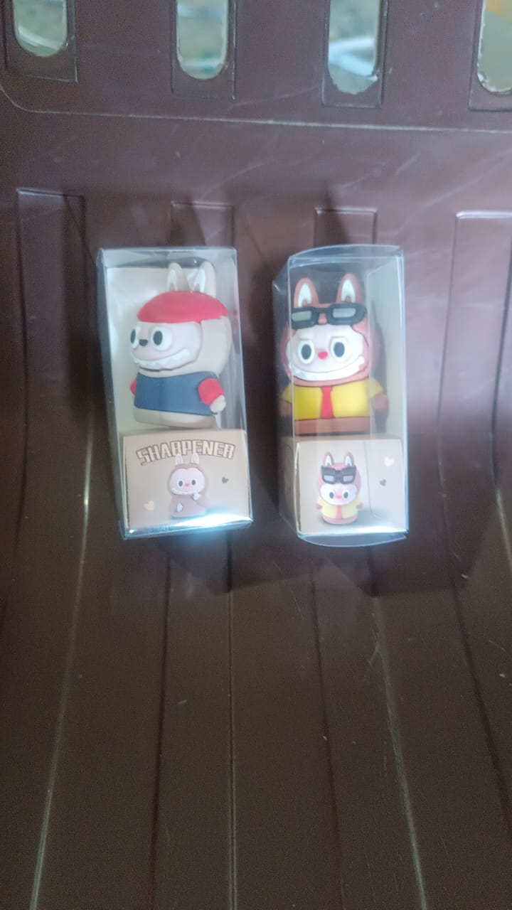 Cartoon-Shaped Pencil Sharpener with Built-In Eraser - Fun & Practical Stationery (1 Pc /Mix Design) Cartoon-Shaped Pencil Sharpener with Built-In Eraser - Fun & Practical Stationery (1 Pc /Mix Design)